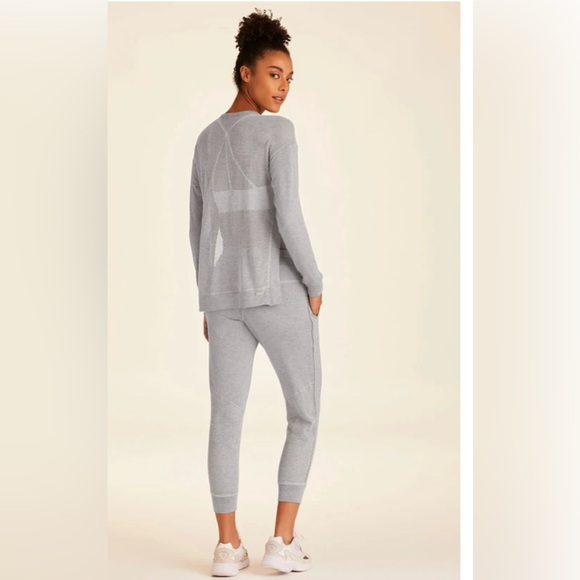 🆕 🩶 NWOT ALALA HERON Heather Gray Mesh Back Sweatshirt | Women’s XS - Picture 3 of 11